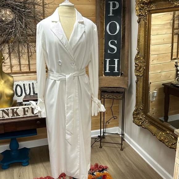 NWT C/MEO Collective Ivory Trench Coat - Picture 4 of 16
